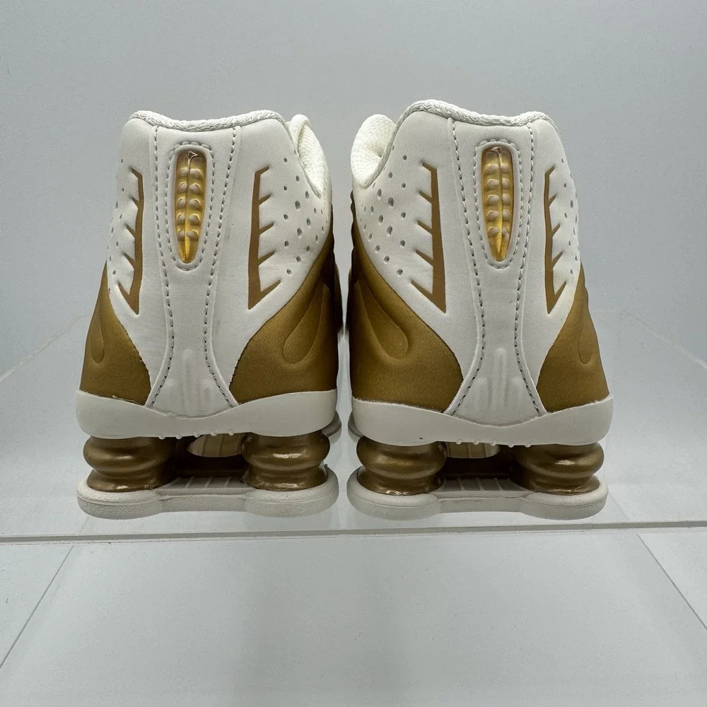 Brand New Nike Shox R4 Soft Pearl Metallic Gold Shoes AR3565-010 Women Size 7.5
